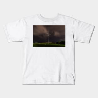 Nighttime Sentinel: Williamstown Flagpole Kids T-Shirt